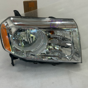 2009-2011 Honda Pilot OEM Headlight , right passenger side - Image 10