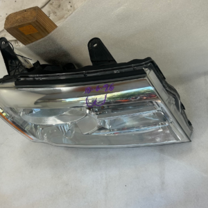 2009-2011 Honda Pilot OEM Headlight , right passenger side - Image 9