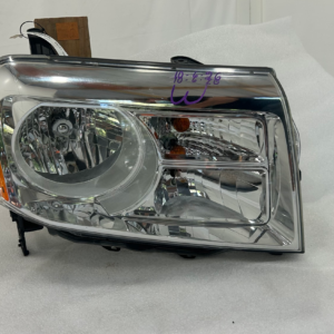 2009-2011 Honda Pilot OEM Headlight , right passenger side - Image 2