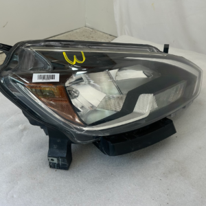 2016-2018 Nissan Sentra OEM halogen headlight ,Right Passenger side